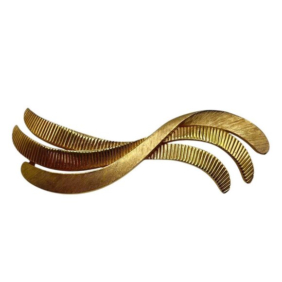 Vintage Crown Trifari Gold Tone Textured Ribbons Brooch Pin Three Ribbons Waving - Picture 1 of 4